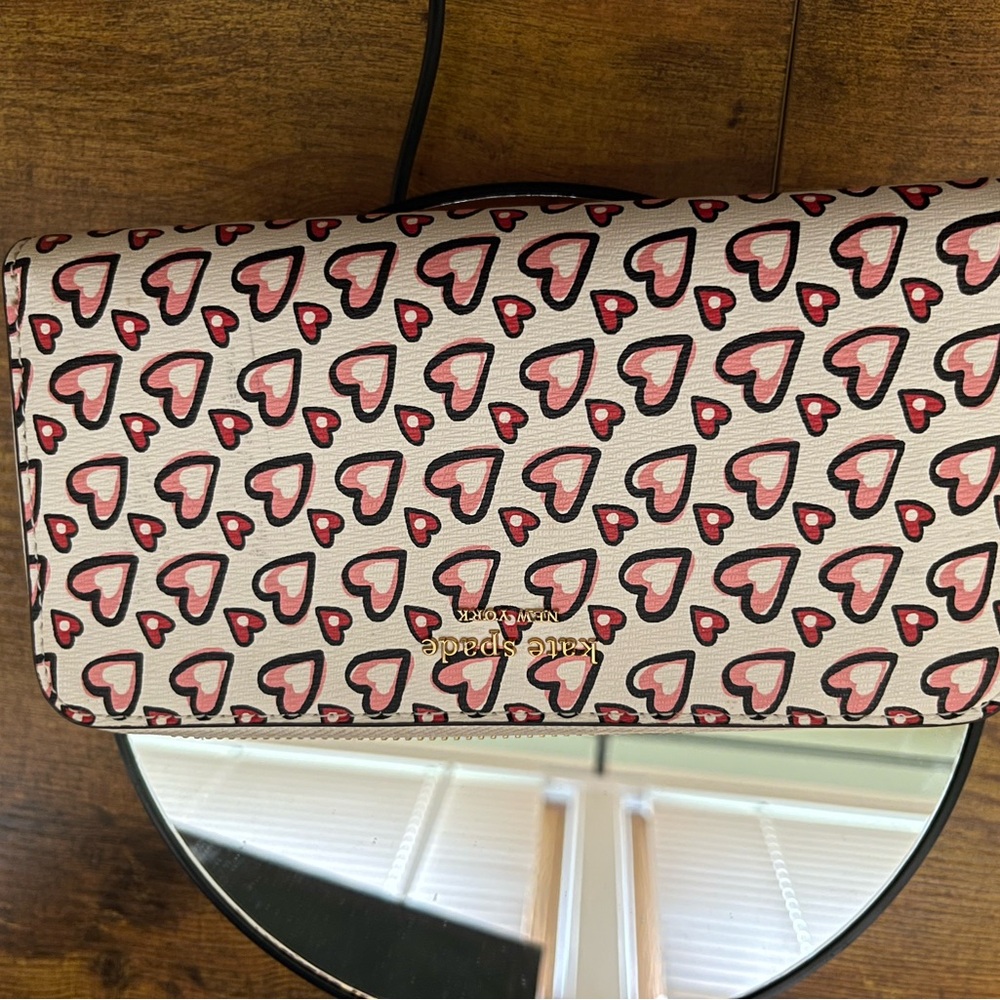 Kate Spade Heart Pattern Wallet - Red / Cream and light pink 🩷